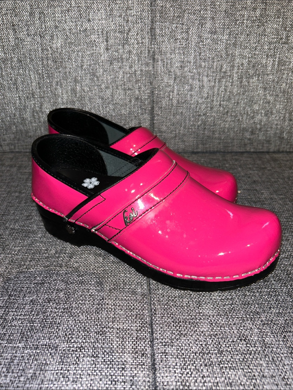 NEW - Sanita Women's Patent Hot Pink Slip-On Clogs